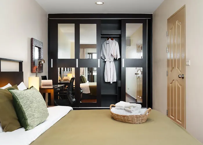 Jungle Dream King Bed Oasis With Balcony & High-speed Wifi 公寓 曼谷